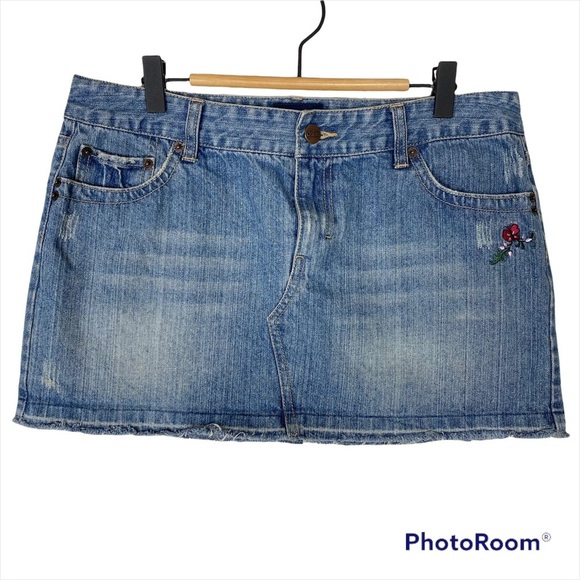 AEROPOSTALE Vintage Y2K Embroidered raw Hem Micro Mini Jean Skirt Size 9/10 - Picture 1 of 10